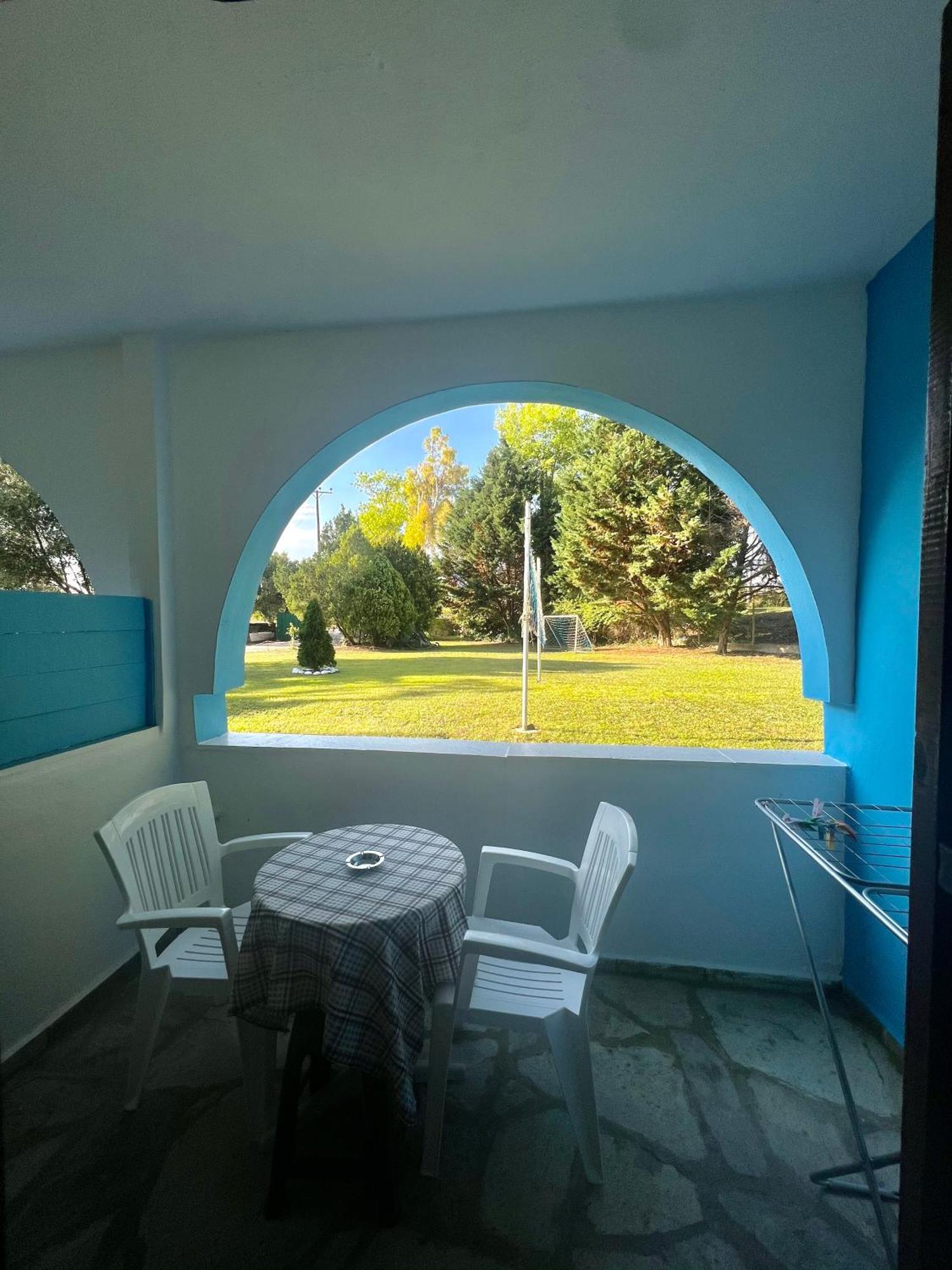 Blue Garden Inn Fourka Exterior photo